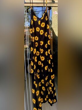 NWT Open Back Sunflower Print Black Maxi Dress ~